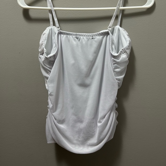 White top - Picture 4 of 4